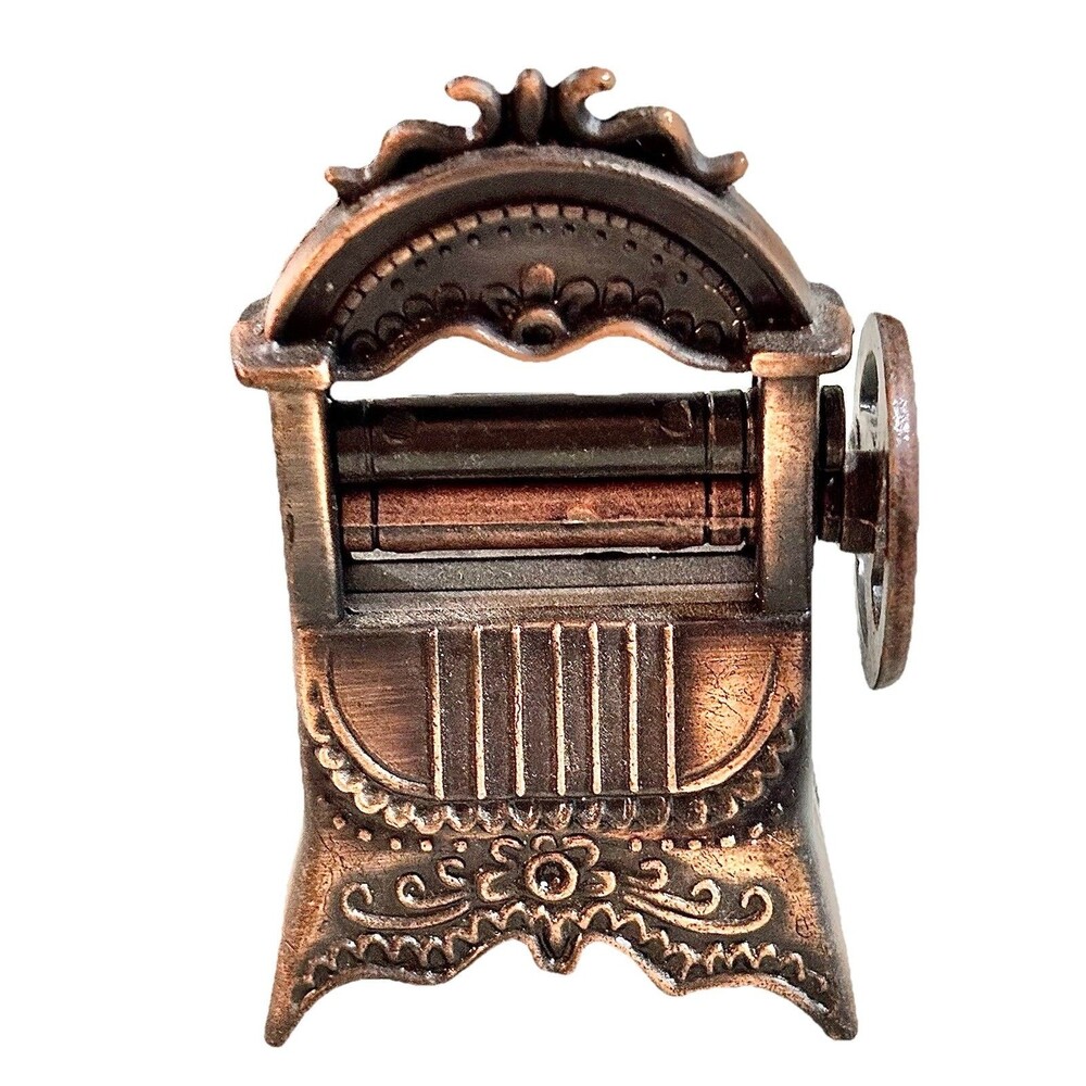 Vintage Die Cast Wringer Washer Pencil Sharpener Laundry Antique Style Desktop